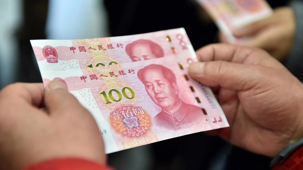 Yuan ma największy jesień od 2019 roku